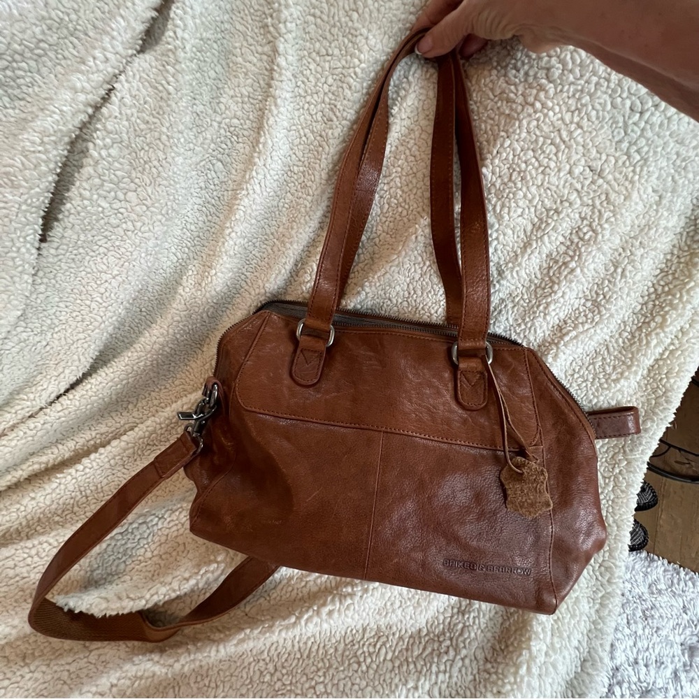 Brown Leather Shoulder Bag with Adjustable Strap